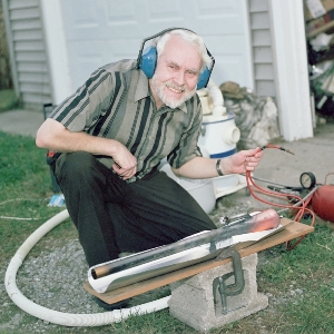 Larry Cottrill testing the original 'Short Lady' FWE, summer 2004