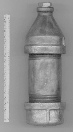 Jam jar engine from heavy duty pipe (c) 2003 Mark 'Thixis'